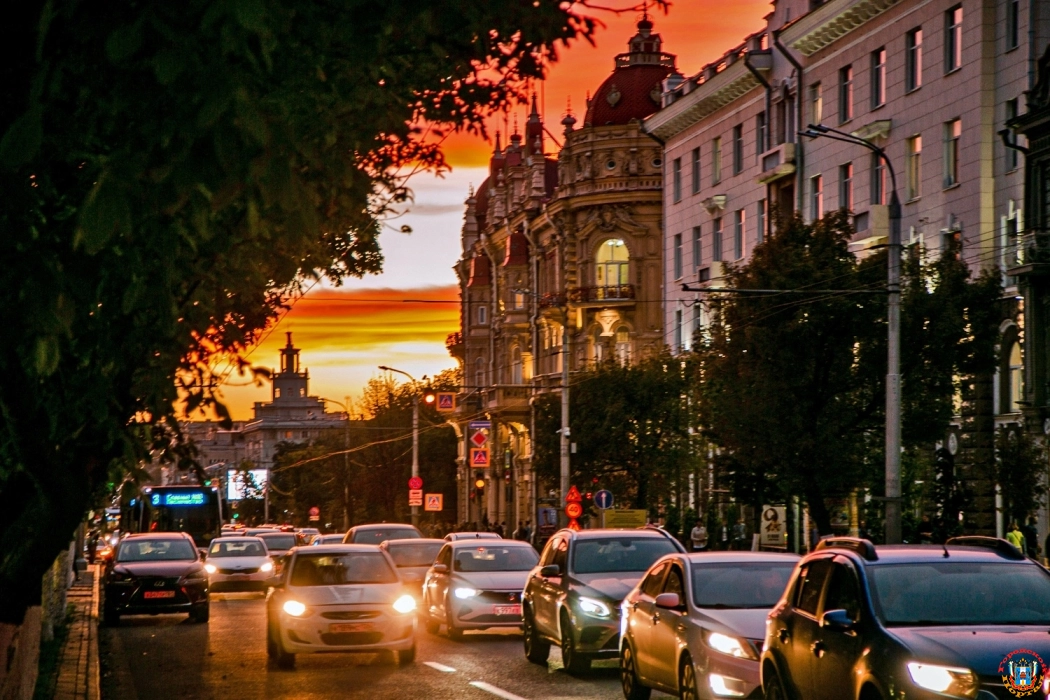 На нескольких центральных улицах Ростова с ноября запретят парковаться
