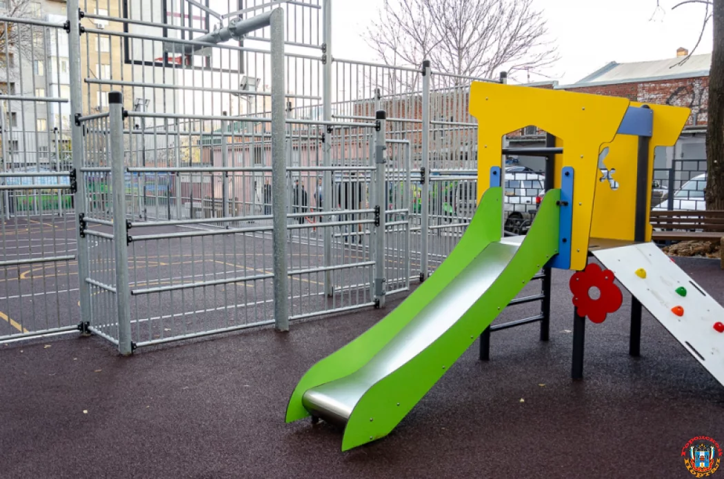 Новая игровая площадка с мультиспортивной ареной появилась в Ленинском районе Ростова