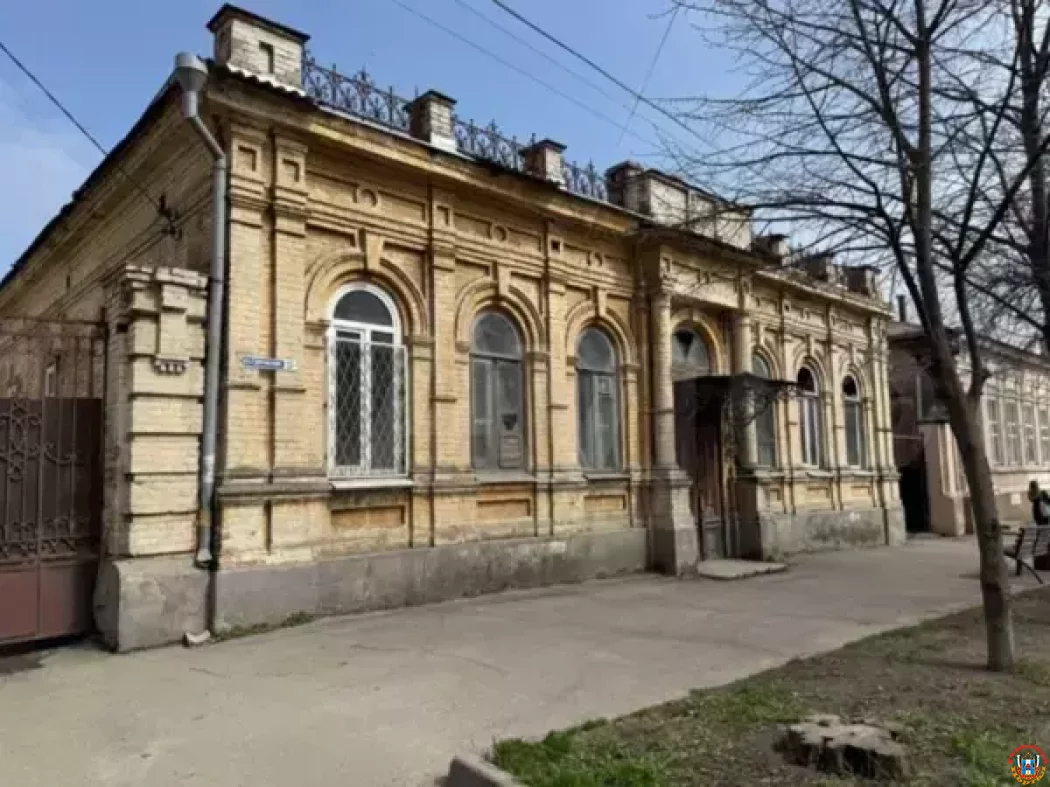 В Таганроге за 11,5 млн рублей снова пытаются продать сгоревший особняк Лобанова В Таганроге за 11,5 млн рублей снова пытаются продать сгоревший особняк Лобанова