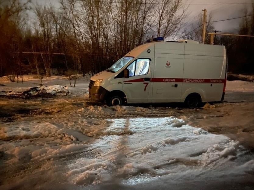 Прокуратура проведет проверку по поводу застрявшей в яме скорой в Новошахтинске