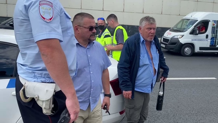 Названа вероятная причина столкновения автобуса и КамАЗа в Москве Названа вероятная причина столкновения автобуса и КамАЗа в Москве