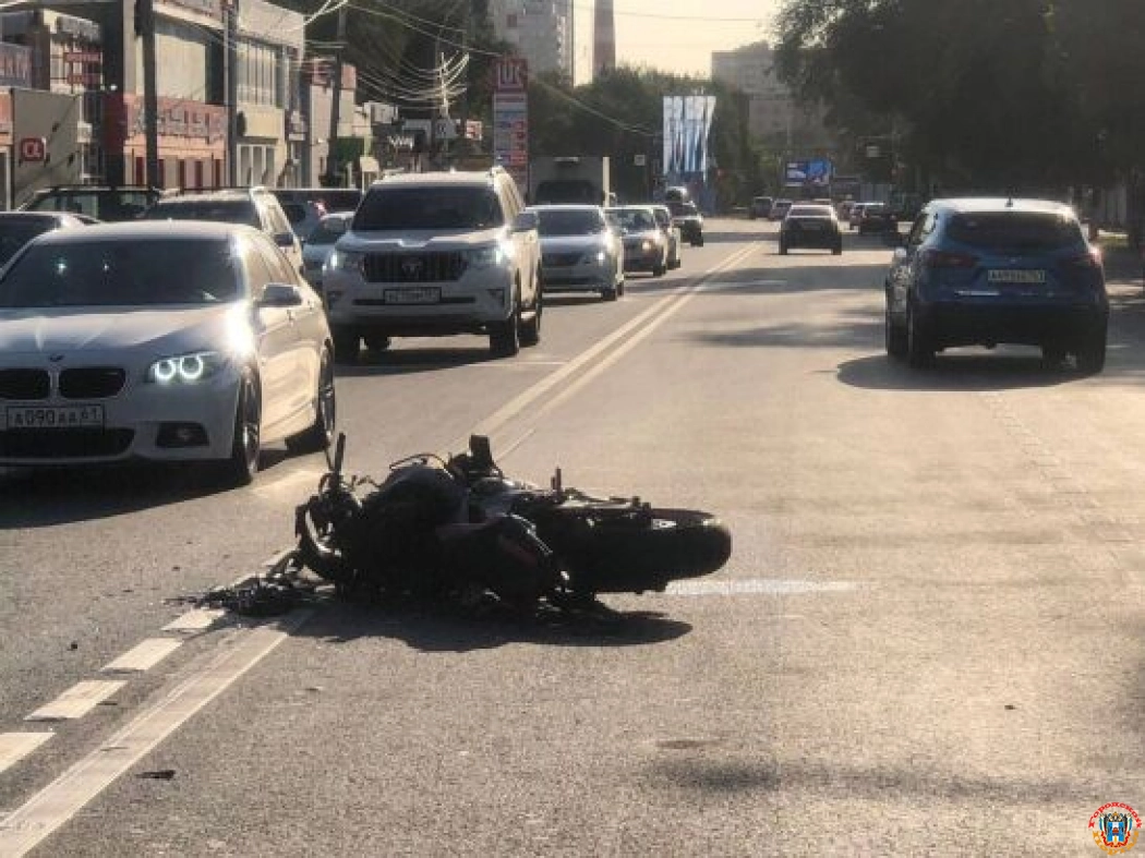 На Шолохова в Ростове мотоциклист пострадал в ДТП с легковушкой