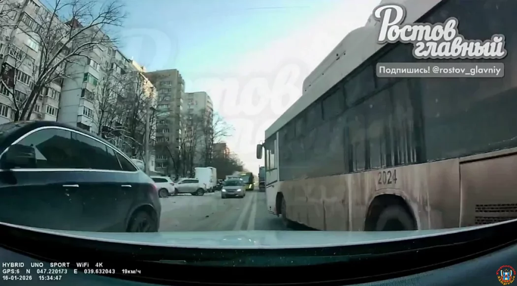 Ростовского водителя автобуса &laquo;Лотос&raquo; оштрафовали по видеозаписи из соцсетей