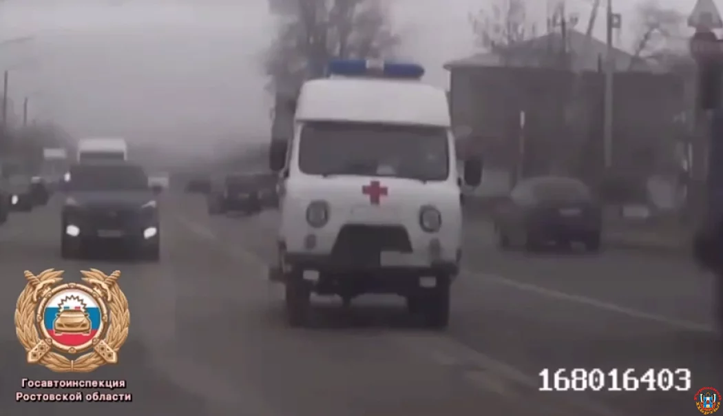 Инспектор ДПС сопроводил скорую с роженицей в Ростовской области Инспектор ДПС сопроводил скорую с роженицей в Ростовской области