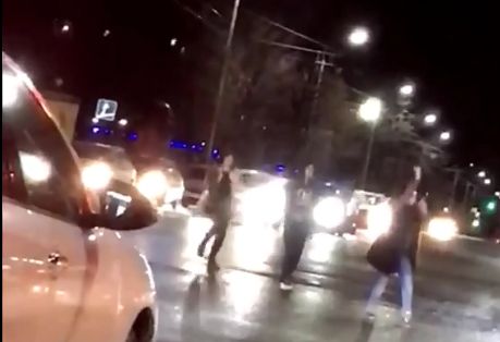 Дискотека века: ростовчане устроили ночные танцы на перекрестке и попали на видео Дискотека века: ростовчане устроили ночные танцы на перекрестке и попали на видео