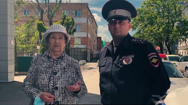 Во Владивостоке 92-летней женщине брызнули из баллончика в лицо