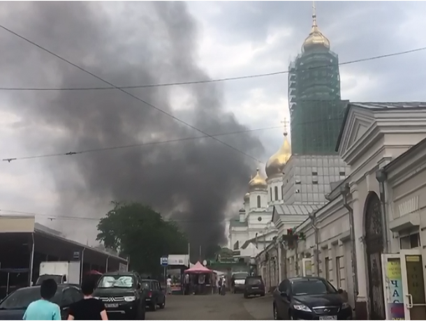 В Ростове сгорели ларьки в районе Центрального рынка