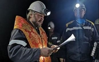 О благополучии горняков помолились в шахте