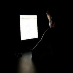 В Ростове 25-летнего парня будут судить за «слив» интимных фото своей девушки