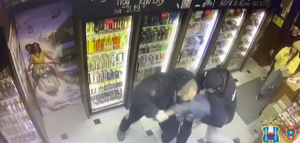 В Таганроге полицейский обезвредил преступника, угрожавшего боевой гранатой продавцу магазина