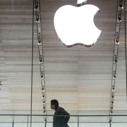 Apple решила засудить разработчика "отмычек" для iPhone