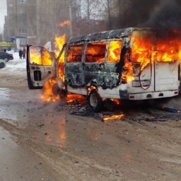 В Башкирии пассажирский автобус загорелся во время движения