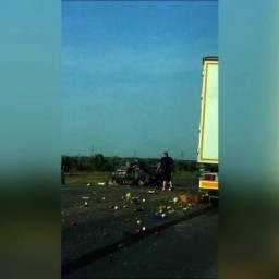 На трассе Ростов - Волгодонск в массовом ДТП с грузовиками погибли двое