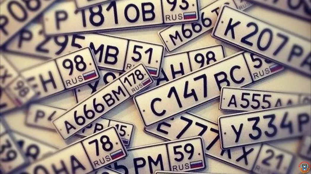 Ураган в Ростове: стихия сорвала автономера &mdash; их собирают в импровизированных пунктах хранения