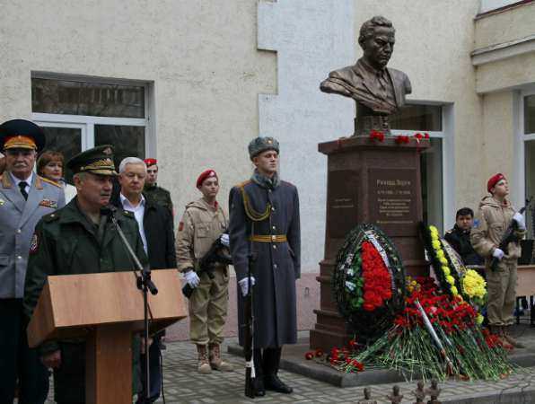 Памятник легендарному разведчику Рихарду Зорге установили в Ростове