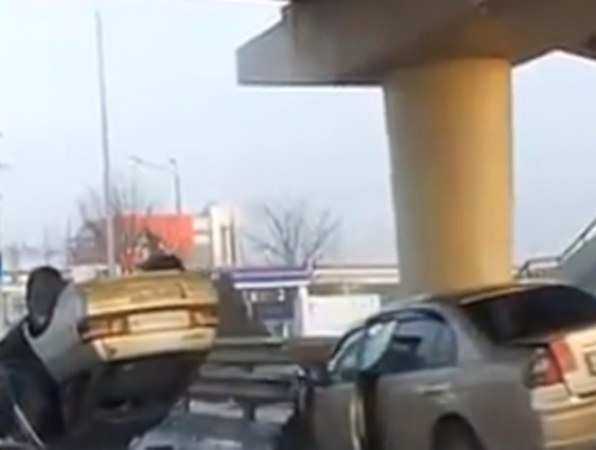 Огромная пробка из-за массового смертельного ДТП собралась на Восточном шоссе Ростова
