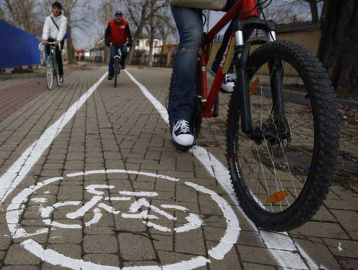 В два раза увеличить длину велодорожек пообещали ростовским велосипедистам