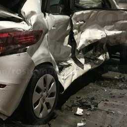 Разогнавшийся элитный спорткар жестко протаранил Kia Rio в центре Ростова