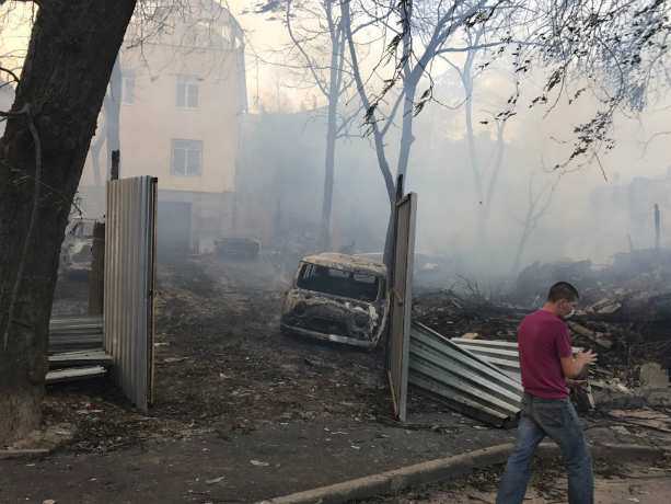 Поджог назвали предварительной причиной крупного пожара в историческом центре Ростова