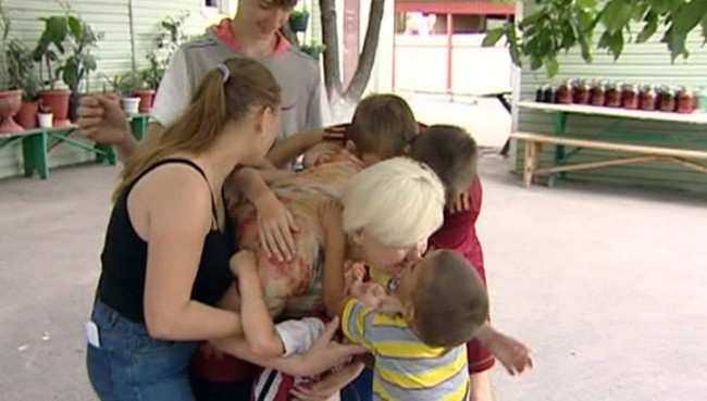 Самая большая семья России: Татьяна Сорокина воспитывает 15 приемных детей