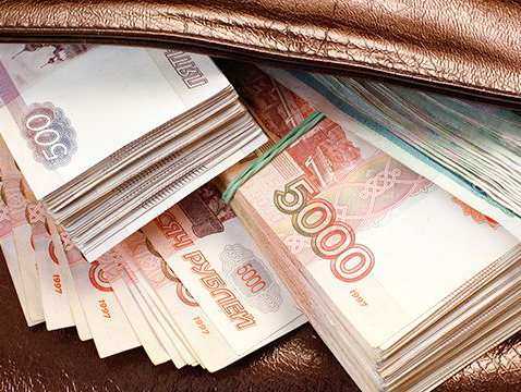 Сумку с 730 тысячами рублей отобрал грабитель у прохожего в Ростове