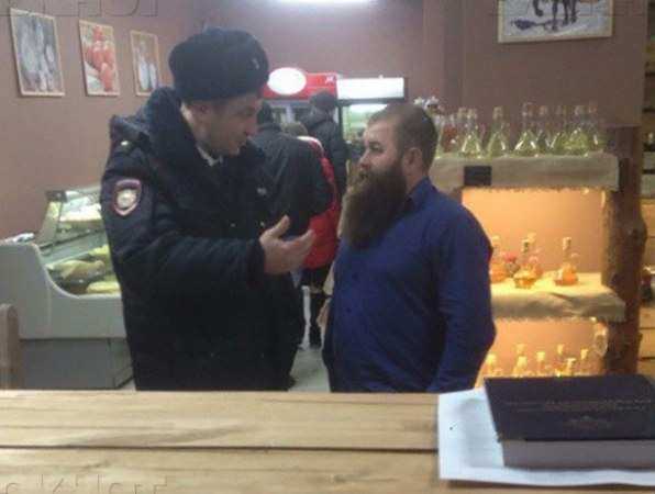 Табличка "Содомитам вход запрещен" смутила ростовских полицейских