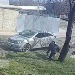 Обнаглевший автолюбитель делал нарко-закладки во дворах, «улыбаясь» в камеры наблюдения под Ростовом