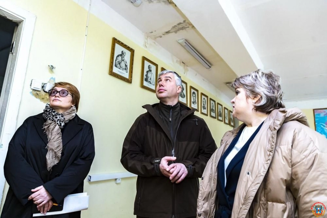Алексей Логвиненко посетил в Ростове школу и детский сад, где ведется капитальный ремонт