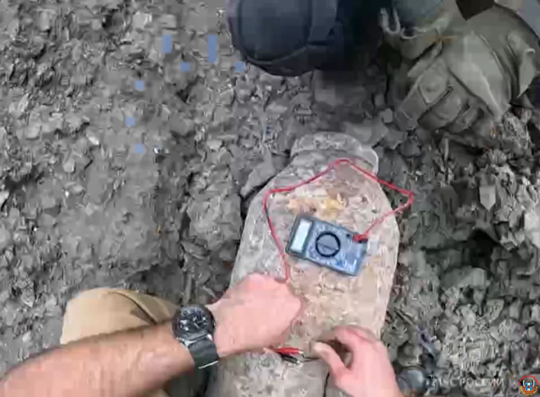 Немецкую авиабомбу Донские спасатели обезвредили на Кубани Немецкую авиабомбу Донские спасатели обезвредили на Кубани