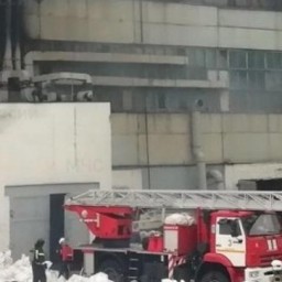 У загоревшего здания КАДВИ обрушилась крыша