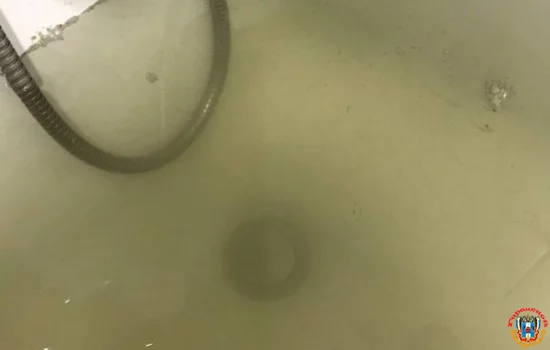 Грязная вода потекла из кранов на Вересаева