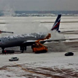 Из-за снегопада самолет Уфа - Ростов экстренно приземлился в Волгограде