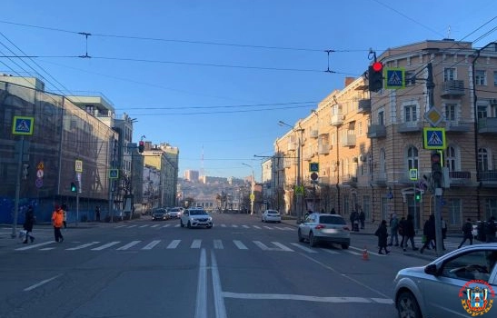 В Ростове 16-летняя девушка попала под колеса иномарки
