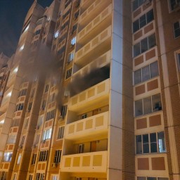 В Ростове произошел крупный пожар в многоквартирном доме в Левенцовке 23 января
