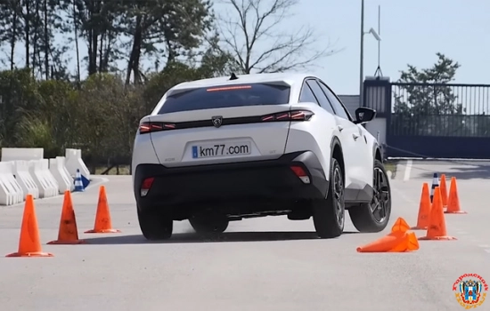 Новый Peugeot завалил лосиный тест на испытаниях