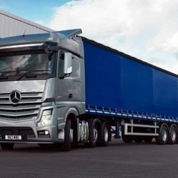 Под Красным Сулином опрокинулась фура