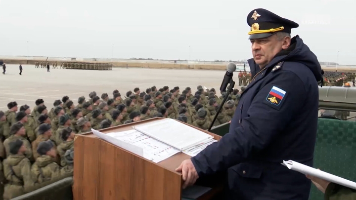 Военнослужащие в преддверии Парада Победы приступили к тренировкам в Хабаровске