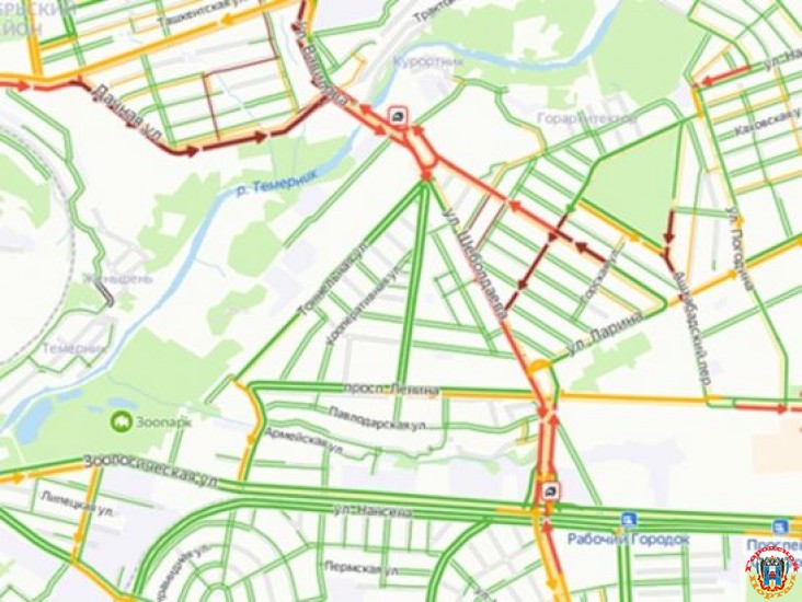 Два ДТП сковали движение на Шеболдаева в Ростове