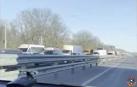 Новошахтинск перекрыли блокпостами из-за розыска стрелявшего в полицейских преступника