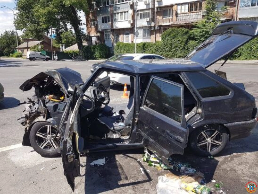 В Ростове двое мужчин пострадали в жутком ДТП