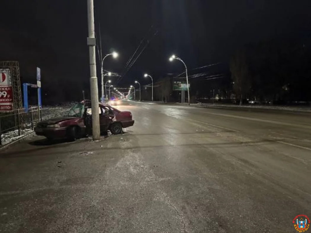 В Волгодонске водитель легковушки попал в больницу из-за ДТП на скользкой дороге