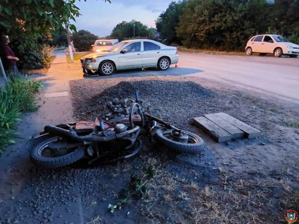 На Дону двое подростков на мотоцикле пострадали в ДТП с иномаркой