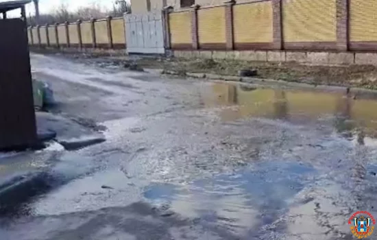 Нечистотами залило жителей Вертолетного поля