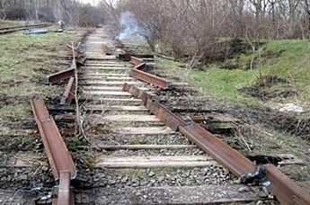 Железнодорожное полотно в Красносулинском районе разобрали подростки