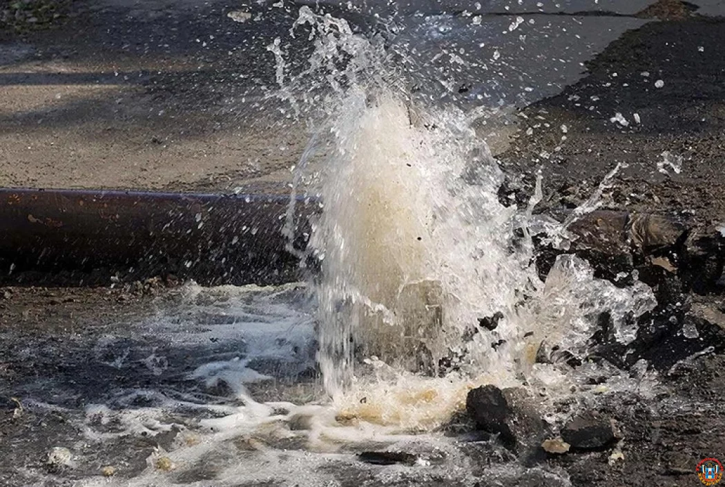 Сухие краны в поселке шахты Ростовская: в Гуково из-за крупной утечки ограничили подачу воды