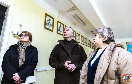 Алексей Логвиненко посетил в Ростове школу и детский сад, где ведется капитальный ремонт