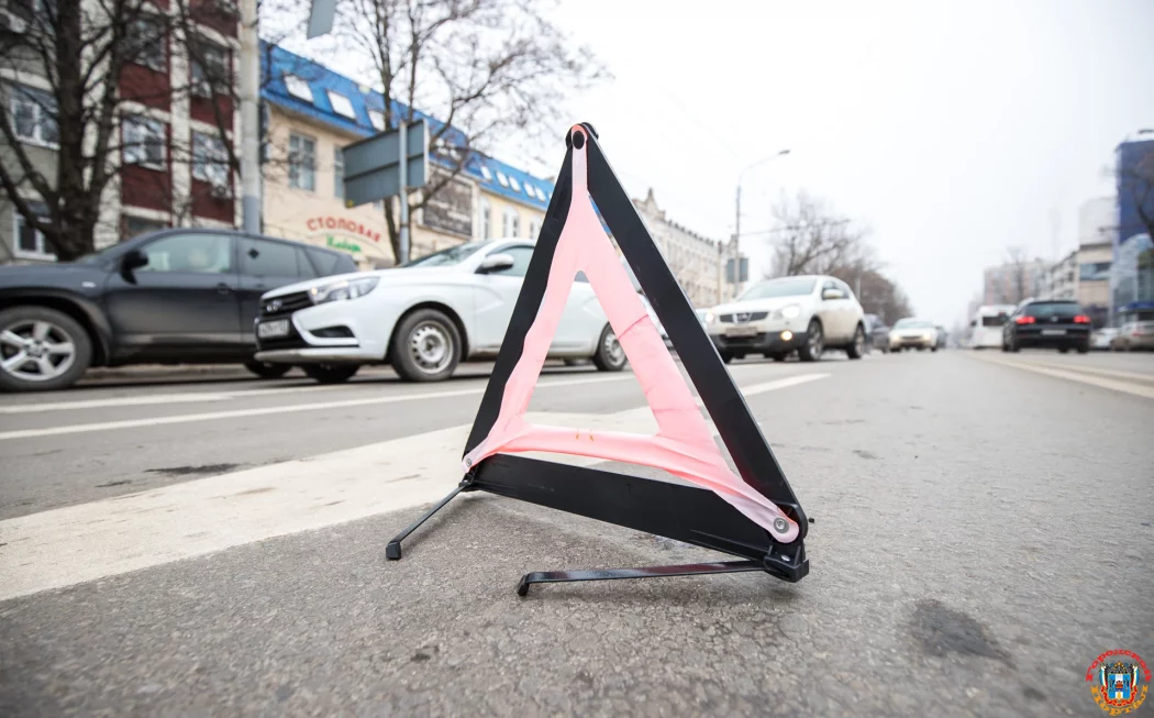 Въезд в Ростов заблокировала авария из нескольких машин
