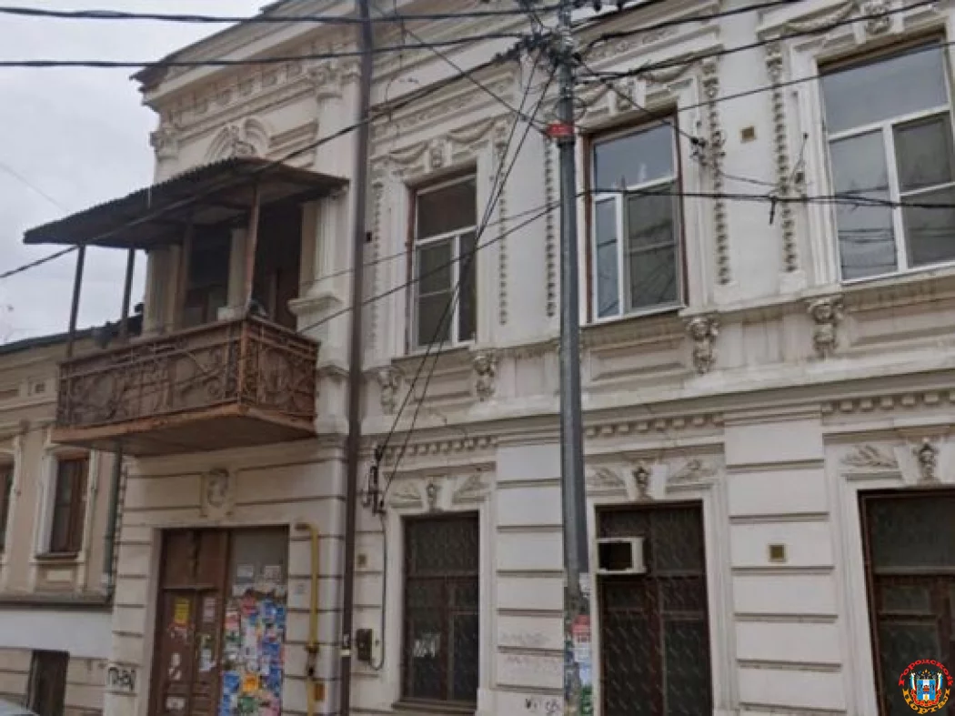 Из-за обрушения старинного здания в центре Ростова, закрыли квартал