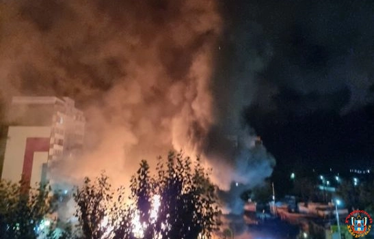 На рынке «Восточный» в Волгодонске сгорели четыре павильона
