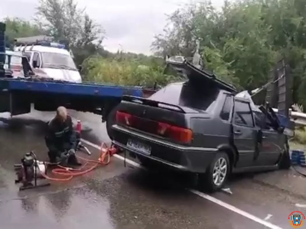На трассе в Ростовской области погиб 67-летний водитель легковушки